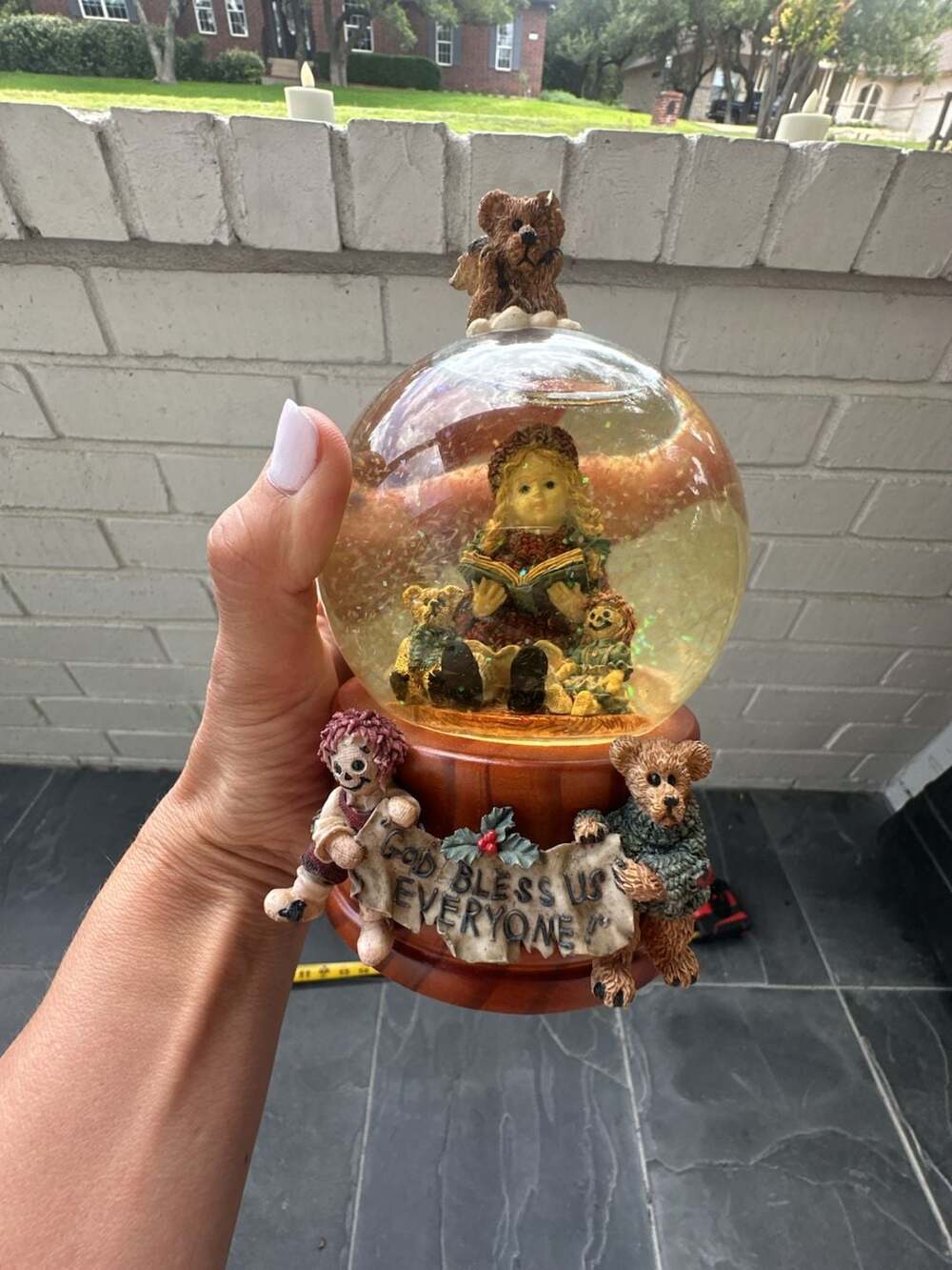 Boyds Bears Yesterday's Child Megan & Clarence the Angel Musical Snow Globe